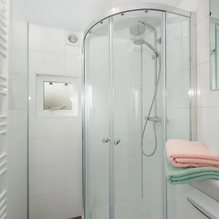 Comfortable With Dishwasher, In A Car-free Zone *